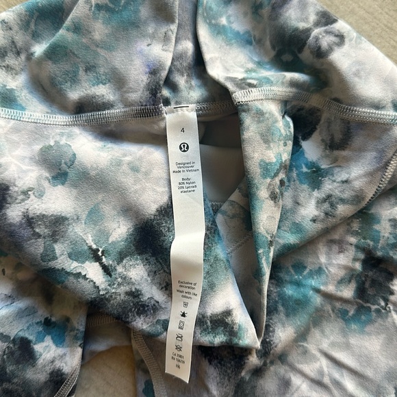 Lululemon Align Short 8"
Kaleidofloral Multi - Picture 5 of 9